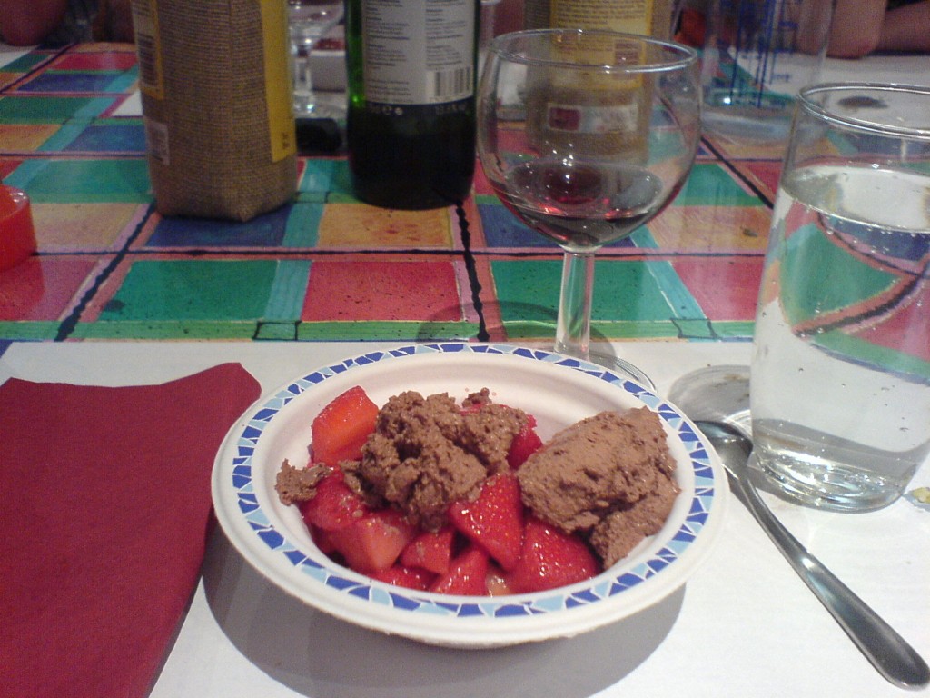 La mousse au chocolat sur lit de fraises de Rosa
