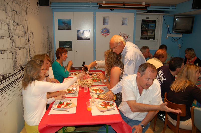 Enfin l'entrÃ©e - tomate mozarella-basilic!
