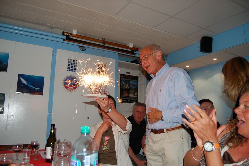 Ne sois pas si Ã©mu JÃ¼rg, les JÃ¼rgettes sont lÃ  ....
